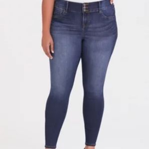 NWOT Torrid Super Stretch Medium Wash Jegging
